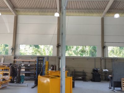 Poste de Ancoragem Móvel - Linha de Vida Móvel com auxílio de empilhadeira ou palleteira - Segurança em Altura nas atividades de Manutenção, Inspeção de cargas e Enlonamento de veículos e caminhões, com atendimento total a NR35, permitindo a Ancoragem do Cinto de segurança no Trava-quedas. Trabalho seguro, estrutura móvel e de alta qualidade.