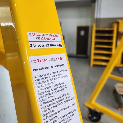 Pórtico de içamento de Cargas MONTEEUSE - Pórtico ajustável em altura ou largura, com capacidade de carga alta e formato customizável conforme a necessidade do cliente. Segurança no içamento e movimentação de cargas pesadas.